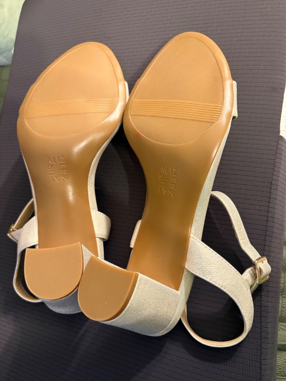 Naturalizer Heel Shoes - Picture 9 of 10